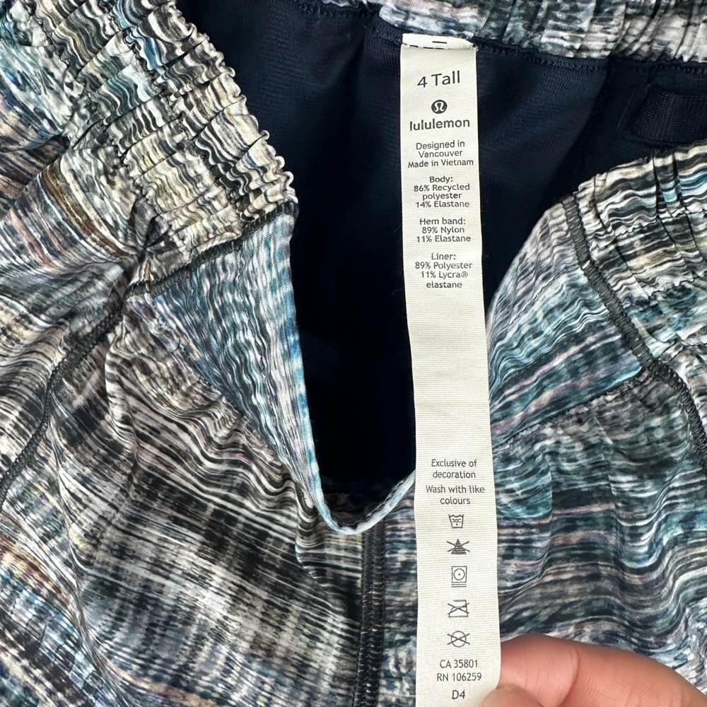 Lululemon Hotty Hot Short Size 4 Tall Digital Oasis W7AUIT - Picture 2 of 7